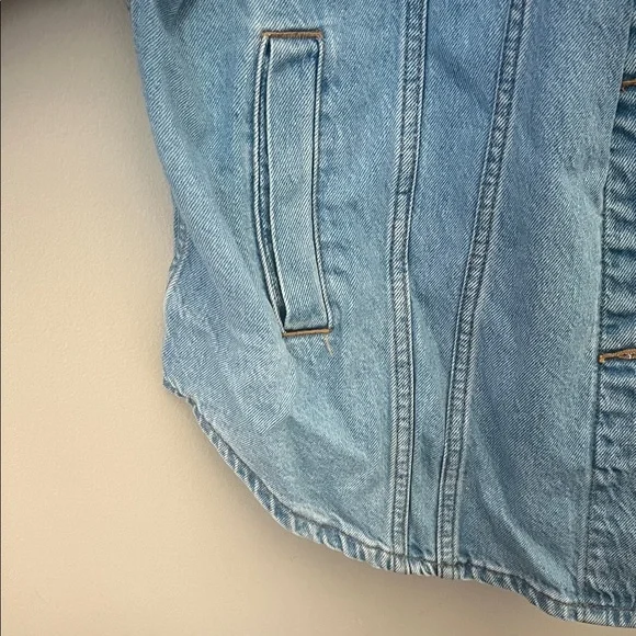 NWOT Levi's Classic Blue Denim Jacket - Picture 4 of 5